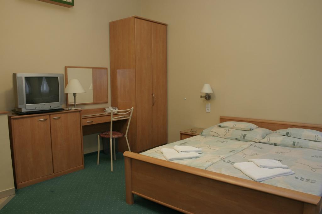 Apartamento Kuckó Panzió Győr Exterior foto